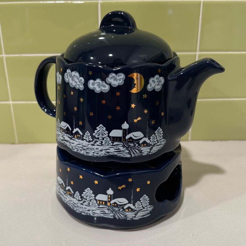 Waechtersbach Winter Dreams Teapot and Warmer Stand